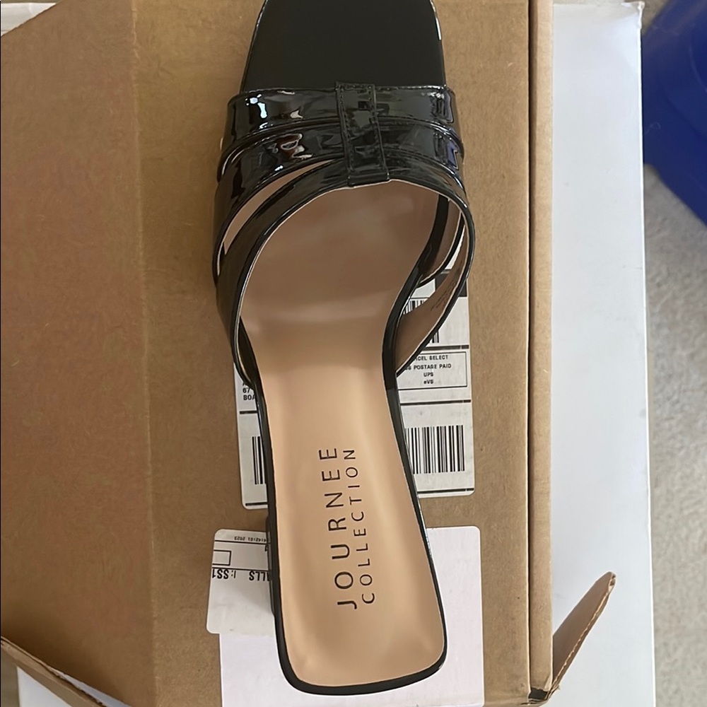 👠New❣️Journee Collection Black Mules Sleek Modern Design